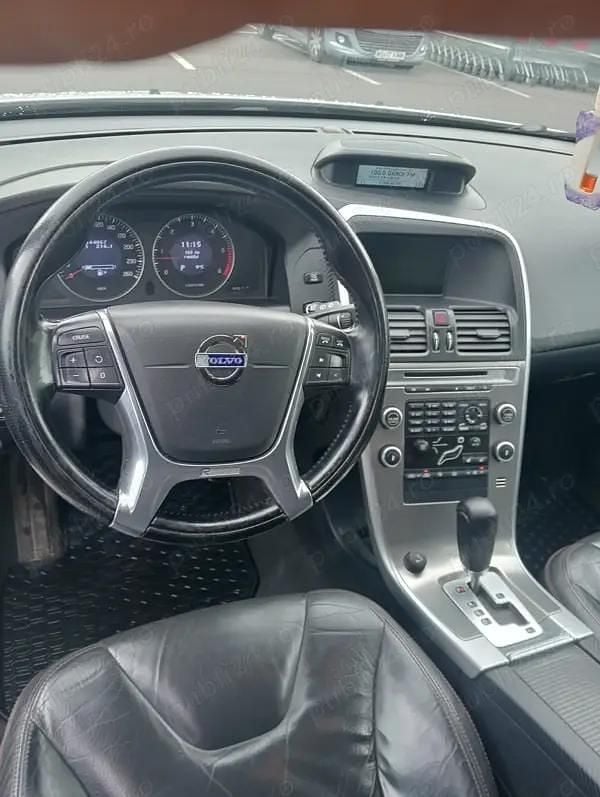 Utilizat 2011 Volvo XC60 R-Design SUV | 8.900 EUR (Preț bun) - Imagine 1/4