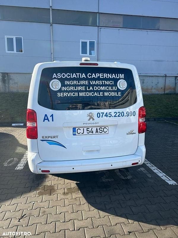 Second-hand Peugeot Expert S 150 CP (110 kW) 2018 Culoarealb Van