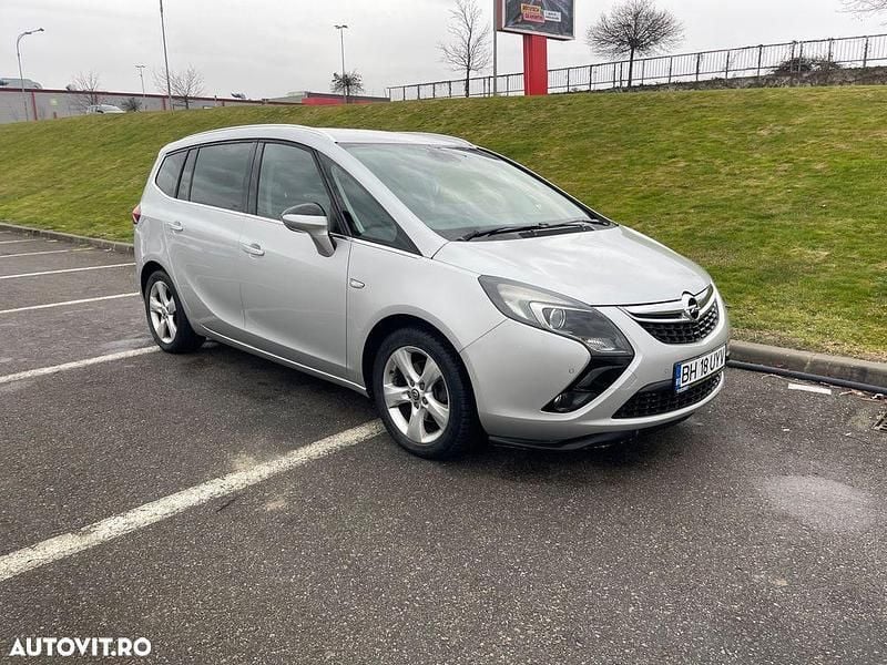 Second-hand Opel Zafira Tourer Style 136 CP (100 kW) 2014 Culoareargint Monovolum