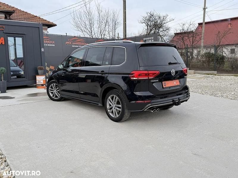 Second-hand VW Touran Comfortline 150 CP (110 kW) 2018 Culoarenegru Monovolum