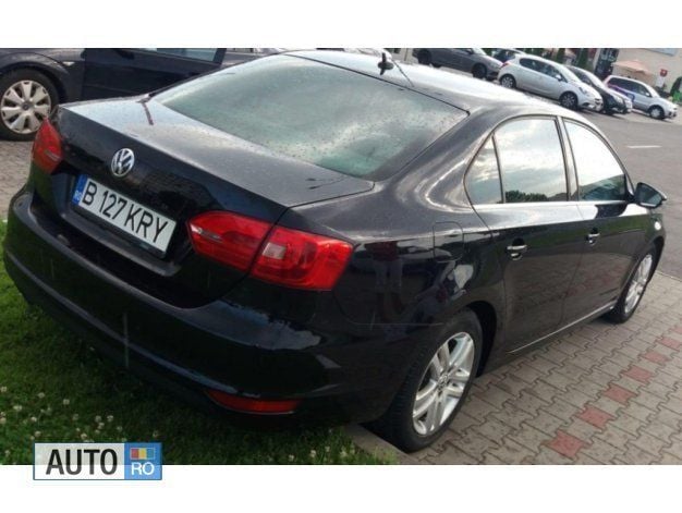 Second-hand VW Jetta 140 CP (102 kW) 2012 Negru Hatchback