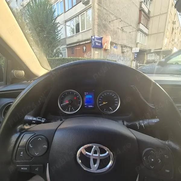 Albastru Utilizat 2017 Toyota Corolla Berlinǎ | 10.000 EUR (Preț bun) - Imagine 1/4