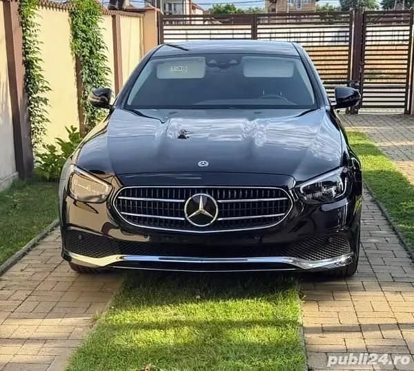 Negru Utilizat 2020 Mercedes E300 Berlinǎ | 32.500 EUR (Super Preț) - Imagine 1/4