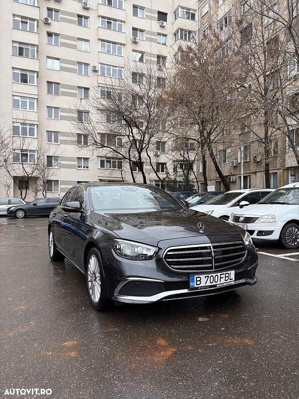 Culoaregri Utilizat 2021 Mercedes E220 Berlinǎ | 32.900 EUR (Preț OK) - Imagine 1/4
