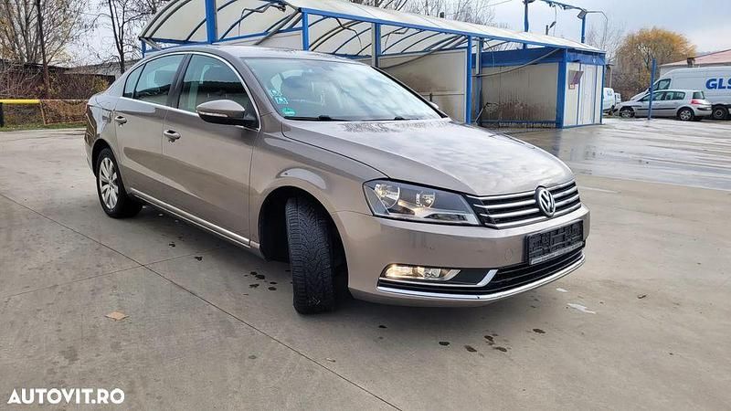 Second-hand VW Passat Comfortline 122 CP (89 kW) 2011 Culoaremaro Berlinǎ