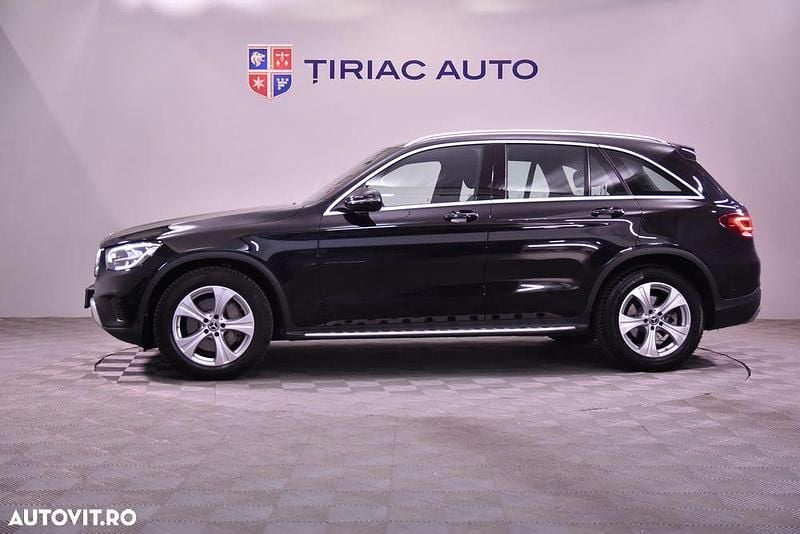 Second-hand Mercedes GLC300 245 CP (180 kW) 2020 Culoarenegru SUV