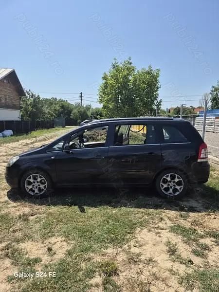 Negru Utilizat 2006 Opel Zafira Monovolum | 2.200 EUR (Preț OK) - Imagine 1/4