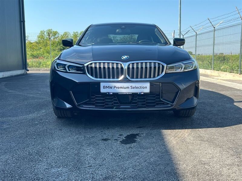 Black sapphire metallic metalizat Utilizat 2022 BMW 330e Comfort Edition Berlinǎ | 42.697 EUR (Scump) - Imagine 1/4