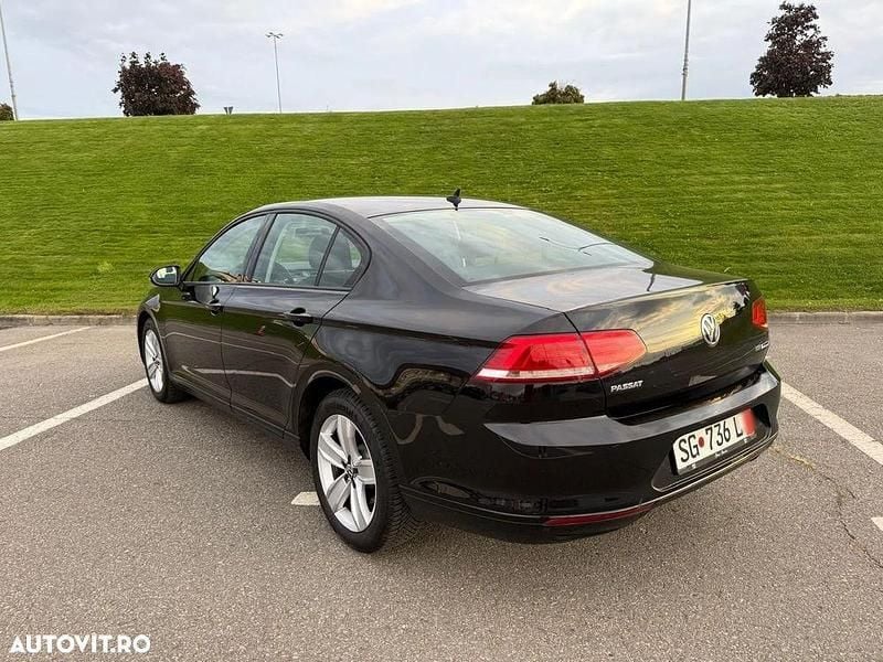 Second-hand VW Passat Trendline 125 CP (91 kW) 2016 Culoarenegru Berlinǎ