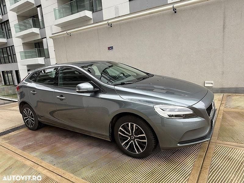 Second-hand Volvo V40 152 CP (111 kW) 2019 Culoaregri Hatchback