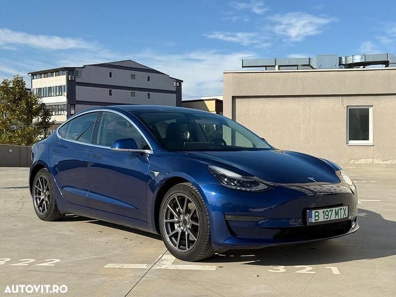 Culoarealbastru Second-hand 2019 Tesla Model 3 Berlinǎ | 22.000 EUR (Preț OK) - Imagine 1/4