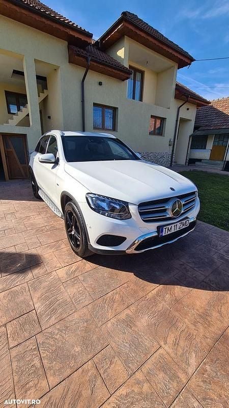 Second-hand Mercedes GLC350 320 CP (235 kW) 2017 Culoarealb SUV