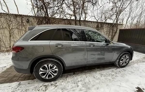 Second-hand Mercedes GLC300 245 CP (180 kW) 2019 Gri SUV