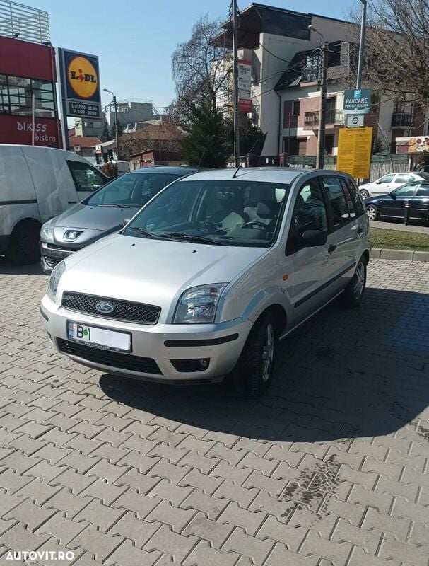 Argint Utilizat 2002 Ford Fusion Hatchback | 3.000 EUR (Preț OK) - Imagine 1/4