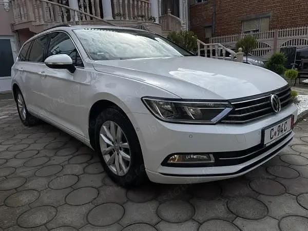 Alb Utilizat 2016 VW Passat Comfortline Monovolum | 8.300 EUR (Preț bun) - Imagine 1/4