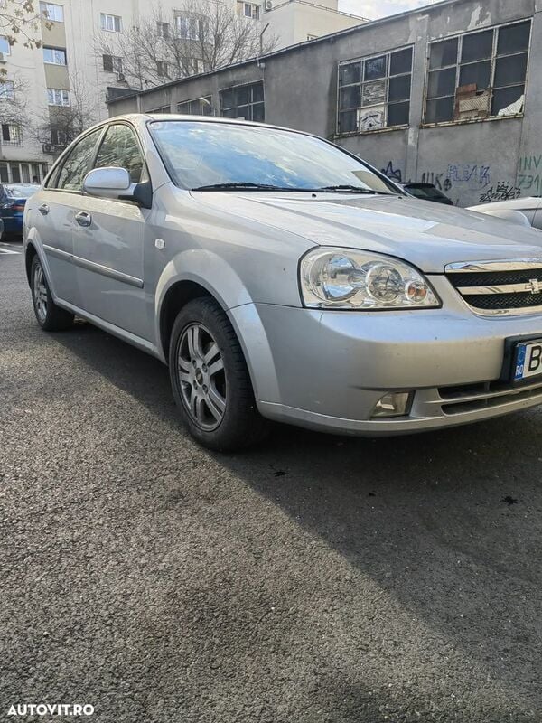 Gri Utilizat 2006 Chevrolet Lacetti Berlinǎ | 1.990 EUR - Imagine 1/4