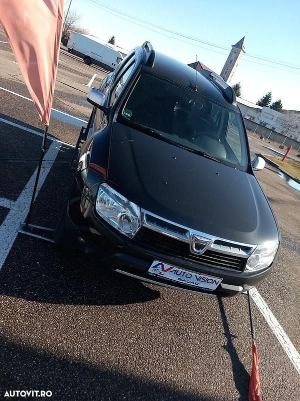 Second-hand Dacia Duster 105 CP (77 kW) 2011 Culoarenegru SUV