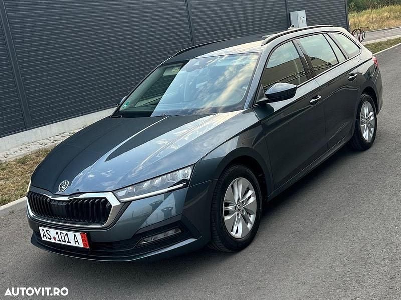 Gri Utilizat 2021 Skoda Octavia First Edition Break | 15.250 EUR (Preț bun) - Imagine 1/4