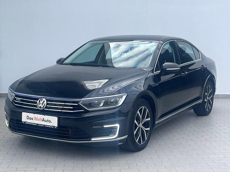 Negru normal Utilizat 2018 VW Passat GTE | 13.990 EUR - Imagine 1/4