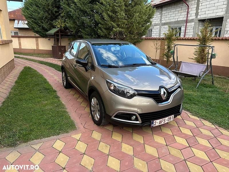 Culoarebej Utilizat 2016 Renault Captur Intens SUV | 7.799 EUR (Preț OK) - Imagine 1/4