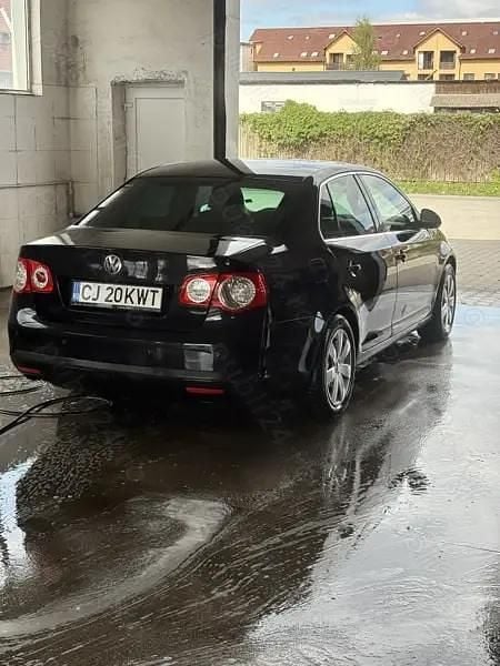 Utilizat 2008 VW Jetta Berlinǎ | 2.450 EUR (Preț bun) - Imagine 1/4