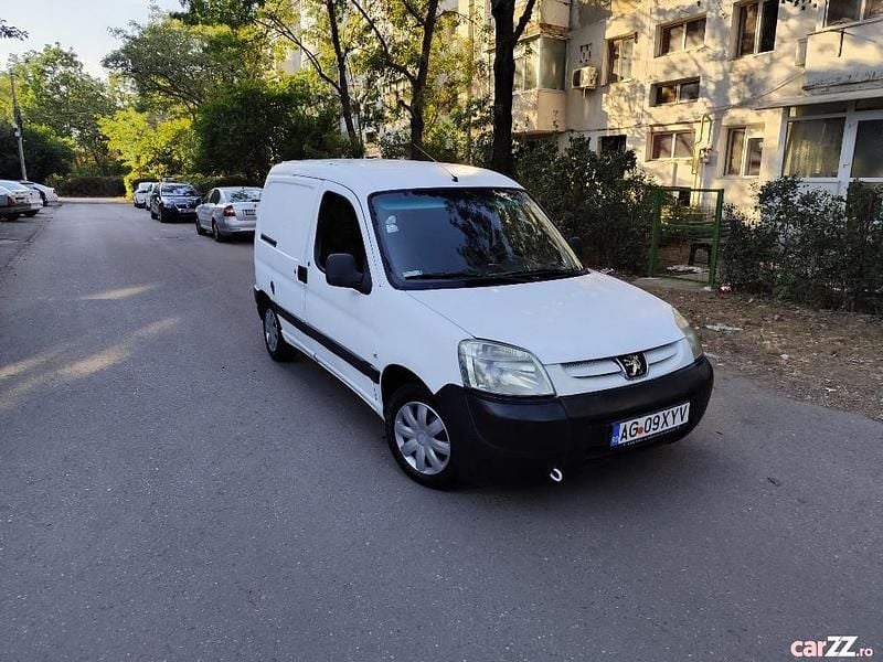 Alb Utilizat 2006 Peugeot Partner Monovolum | 1.599 EUR - Imagine 1/4