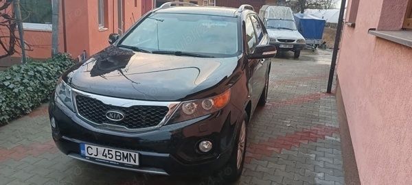 Negru Utilizat 2012 Kia Sorento SUV | 9.800 EUR - Imagine 1/4
