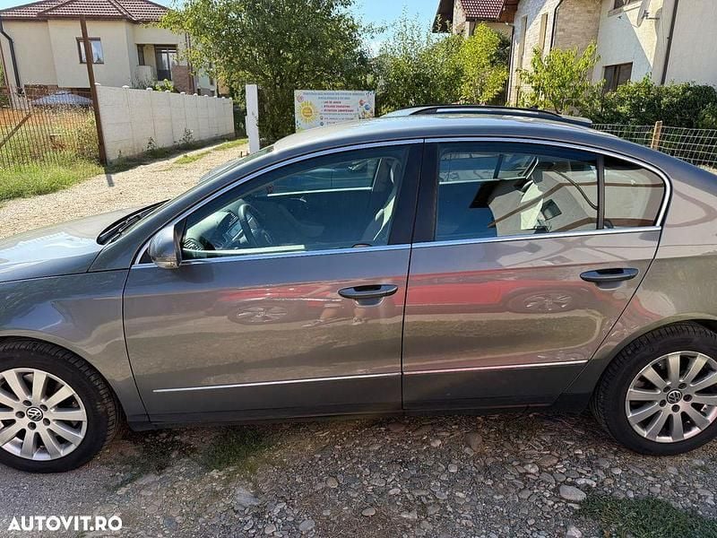 Second-hand VW Passat Highline 150 CP (110 kW) 2007 Culoaregri Berlinǎ