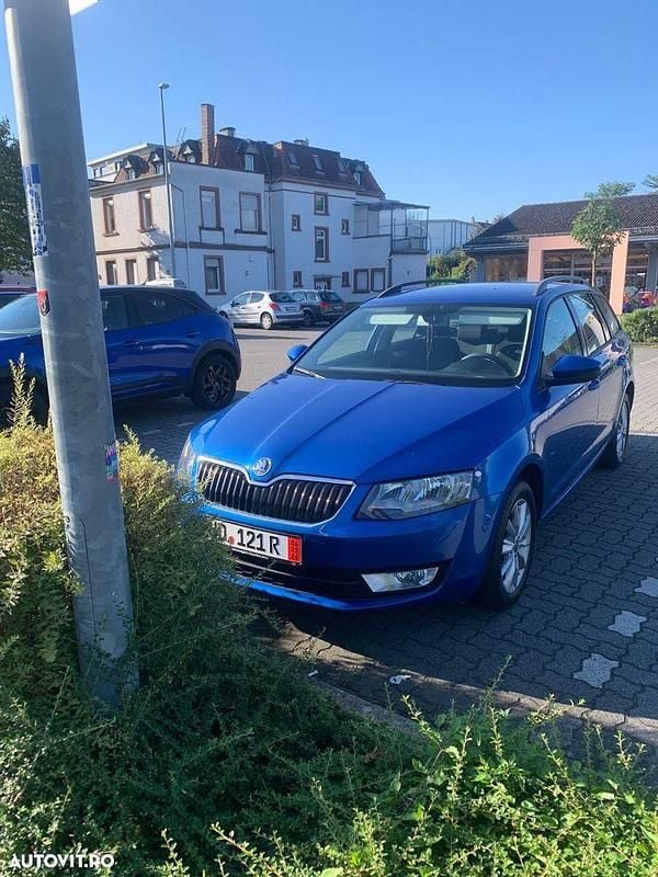 Culoarealbastru Utilizat 2014 Skoda Octavia Style Break | 6.790 EUR - Imagine 1/4