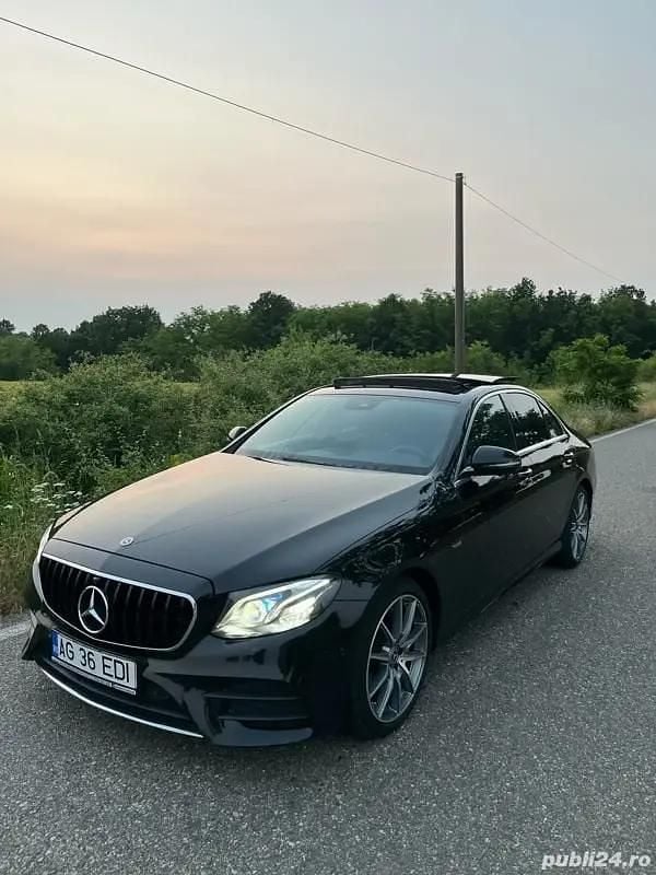 Utilizat 2020 Mercedes E200 AMG Berlinǎ | 27.999 EUR - Imagine 1/4