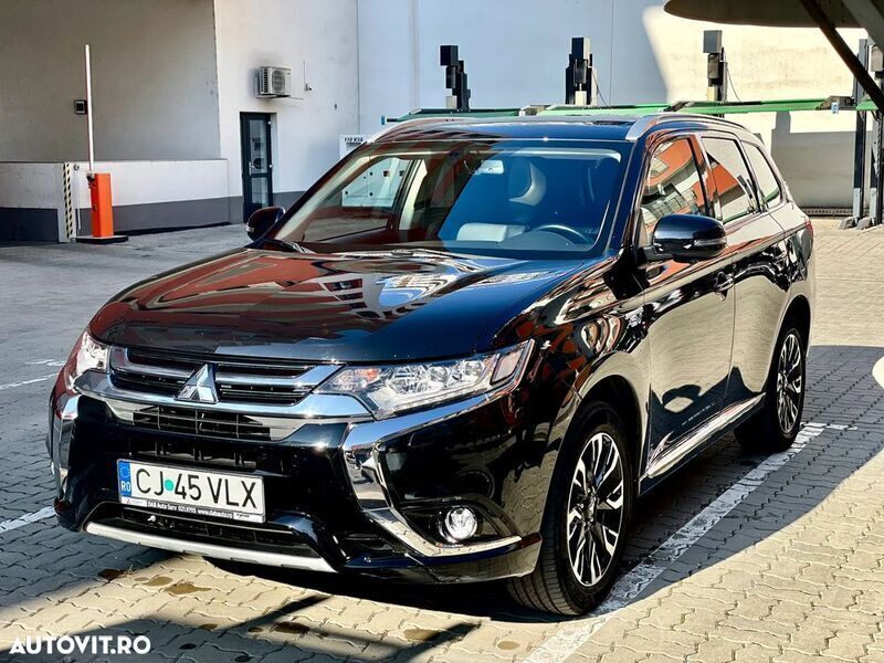 Negru Utilizat 2017 Mitsubishi Outlander P-HEV SUV | 18.600 EUR - Imagine 1/4