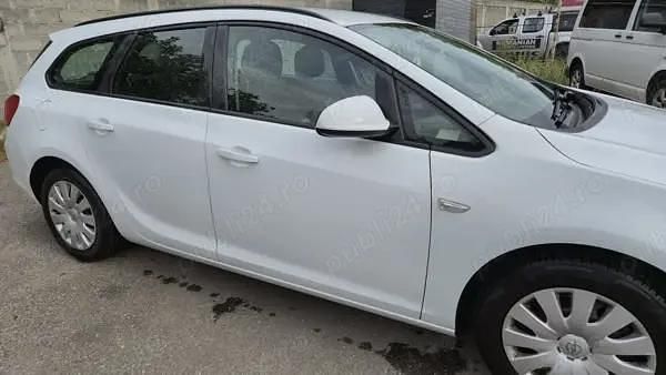 Second-hand Opel Astra 100 CP (73 kW) 2013 Break