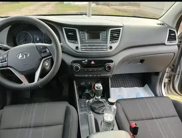 Argintiu Utilizat 2015 Hyundai Tucson SUV | 13.450 EUR (Preț OK) - Imagine 1/4