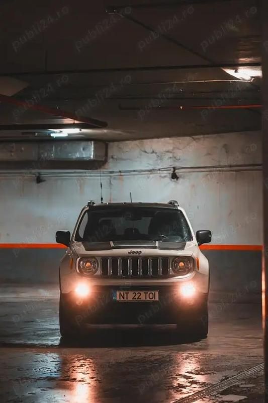 Alb Utilizat 2015 Jeep Renegade SUV | 9.000 EUR (Preț OK) - Imagine 1/4