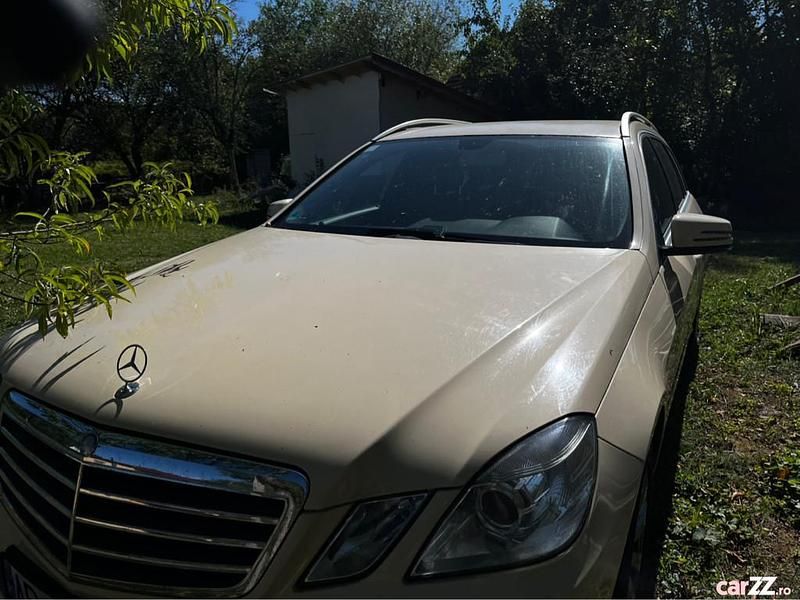 Auriu Utilizat 2013 Mercedes E200 Break | 3.000 EUR (Preț bun) - Imagine 1/4
