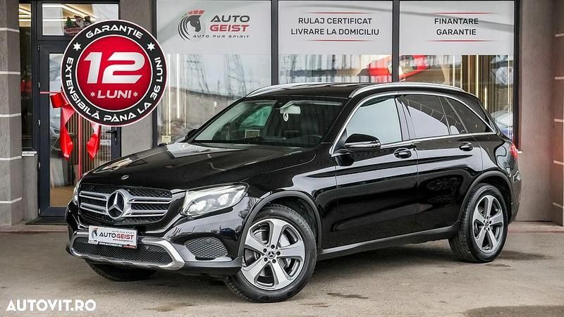 Culoarenegru Utilizat 2017 Mercedes GLC250 SUV | 21.990 EUR (Preț bun) - Imagine 1/4