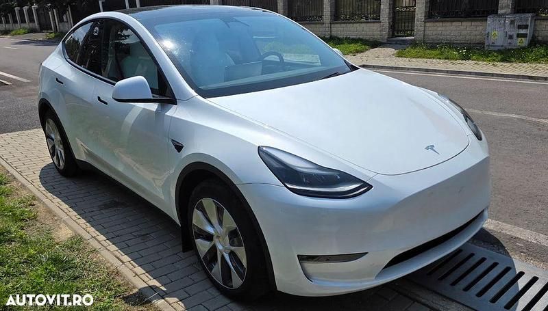 Second-hand Tesla Model Y 339 kW (462 CP) 2024 Culoarealb SUV
