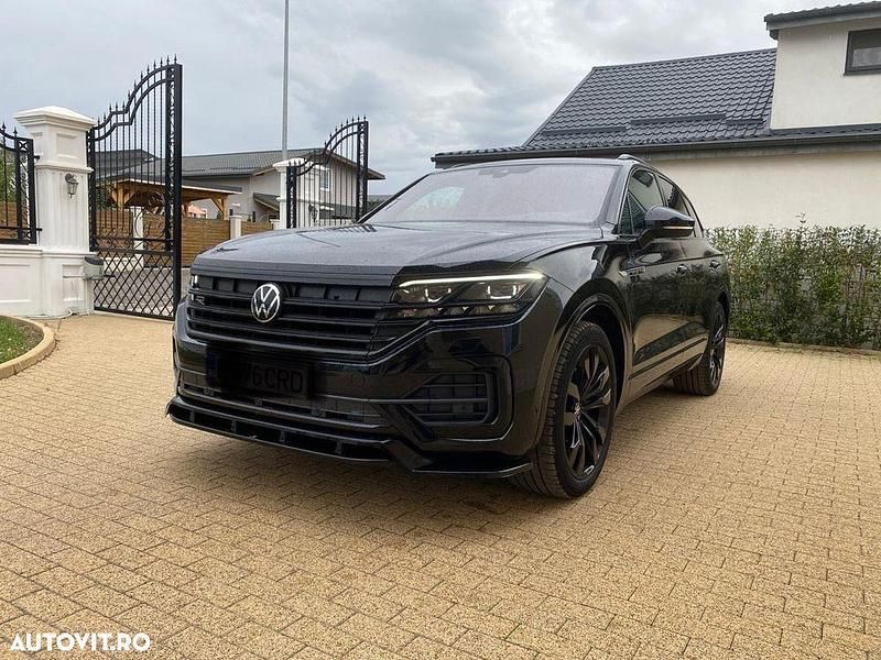 Culoarenegru Utilizat 2024 VW Touareg R-line SUV | 76.000 EUR - Imagine 1/4