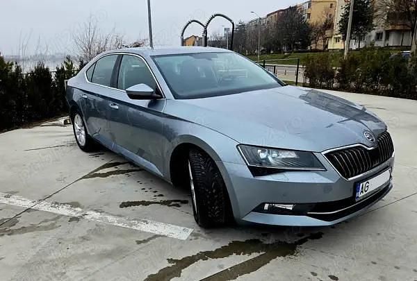 Second-hand Skoda Superb 150 CP (110 kW) 2016 Argintiu Berlinǎ