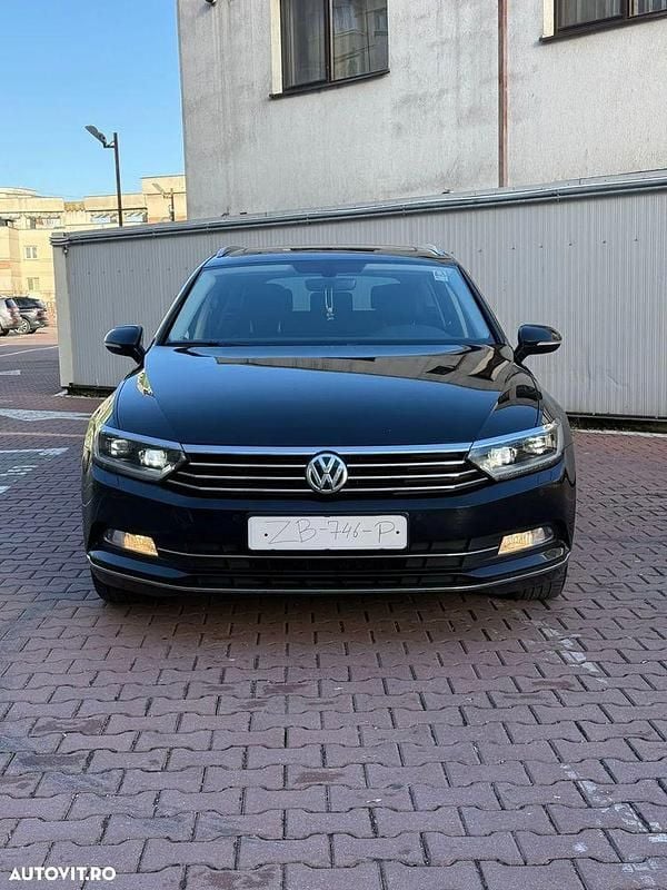 Culoarenegru Utilizat 2017 VW Passat Executive Berlinǎ | 10.300 EUR (Super Preț) - Imagine 1/4