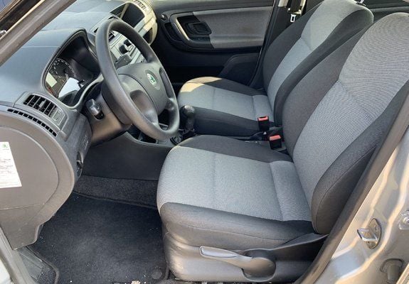 Gri Utilizat 2008 Skoda Fabia Hatchback | 2.990 EUR (Preț OK) - Imagine 1/4