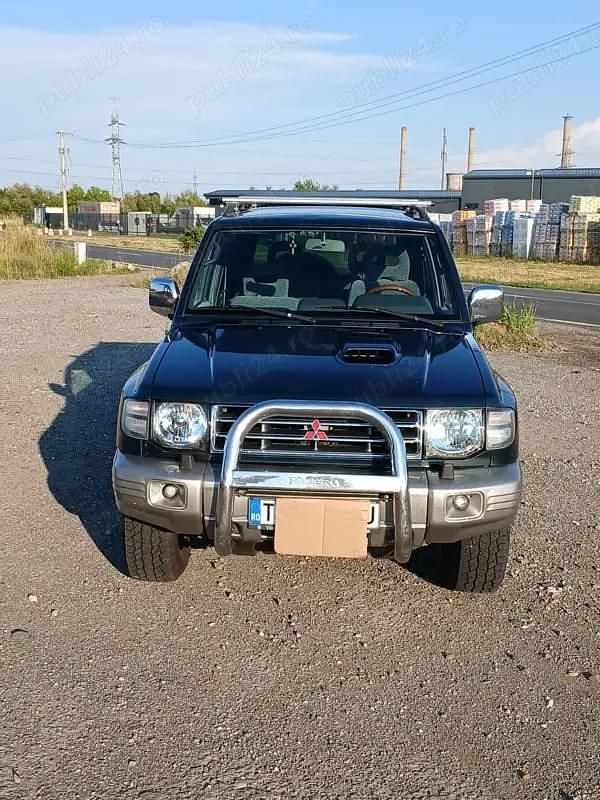 Verde Utilizat 1998 Mitsubishi Pajero SUV | 7.900 EUR - Imagine 1/4