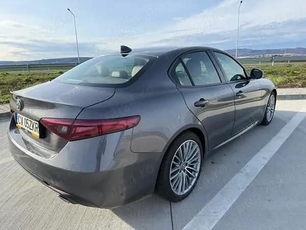 Second-hand Alfa Romeo Giulia 180 CP (132 kW) 2017 Berlinǎ