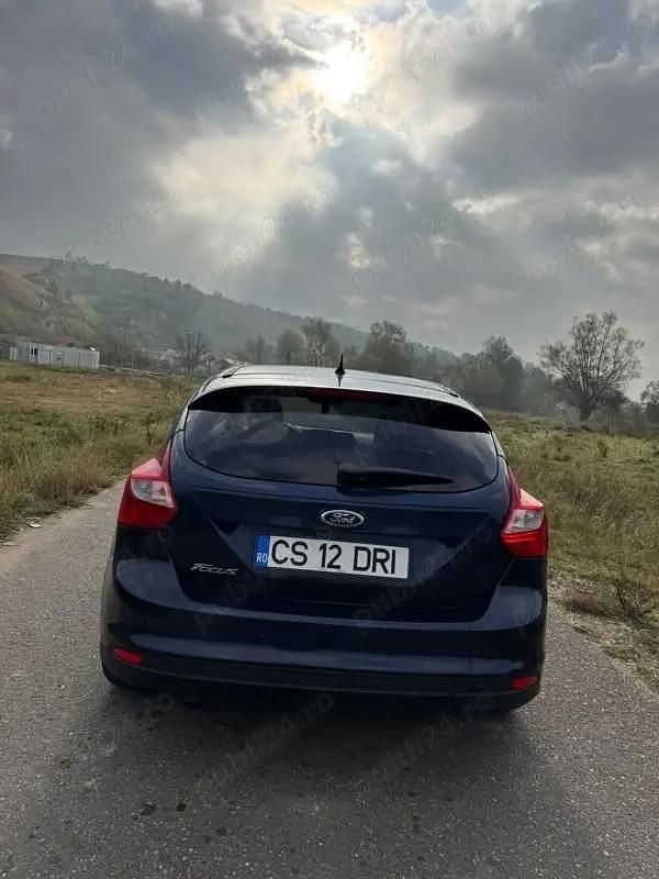 Utilizat 2011 Ford Focus Hatchback | 3.800 EUR (Preț OK) - Imagine 1/4