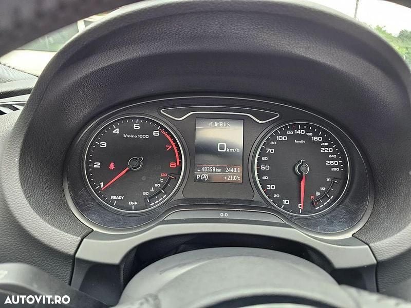Second-hand Audi A3 Comfort 190 CP (139 kW) 2018 Culoarealb Berlinǎ