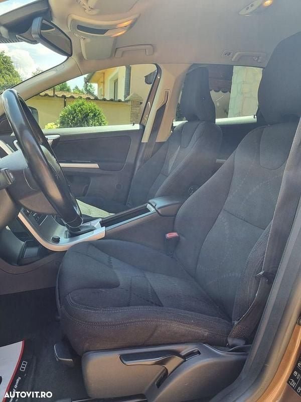 Second-hand Volvo XC60 163 CP (119 kW) 2009 Culoaremaro SUV