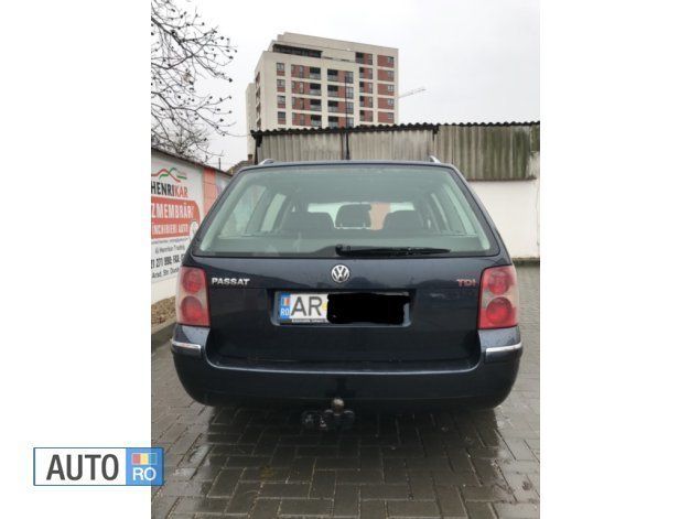 Albastru Utilizat 2004 VW Passat Break | 2.650 EUR (Preț OK) - Imagine 1/4