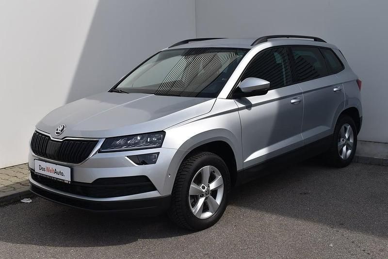 Gri deschis metalic Utilizat 2021 Skoda Karoq Style SUV | 24.500 EUR (Puțin scump) - Imagine 1/4
