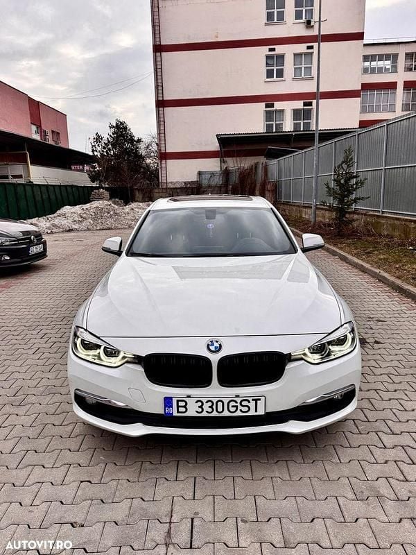 Culoarealb Second-hand 2018 BMW 330 Luxury Line Berlinǎ | 14.900 EUR (Preț OK) - Imagine 1/4