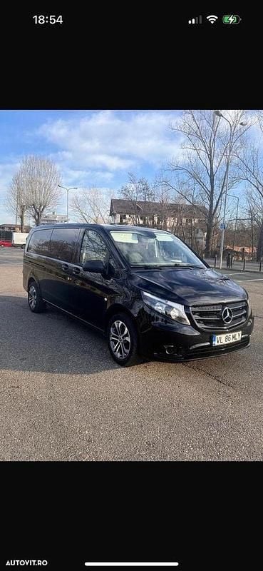 Culoarenegru Utilizat 2015 Mercedes Vito Monovolum | 17.000 EUR (Scump) - Imagine 1/4